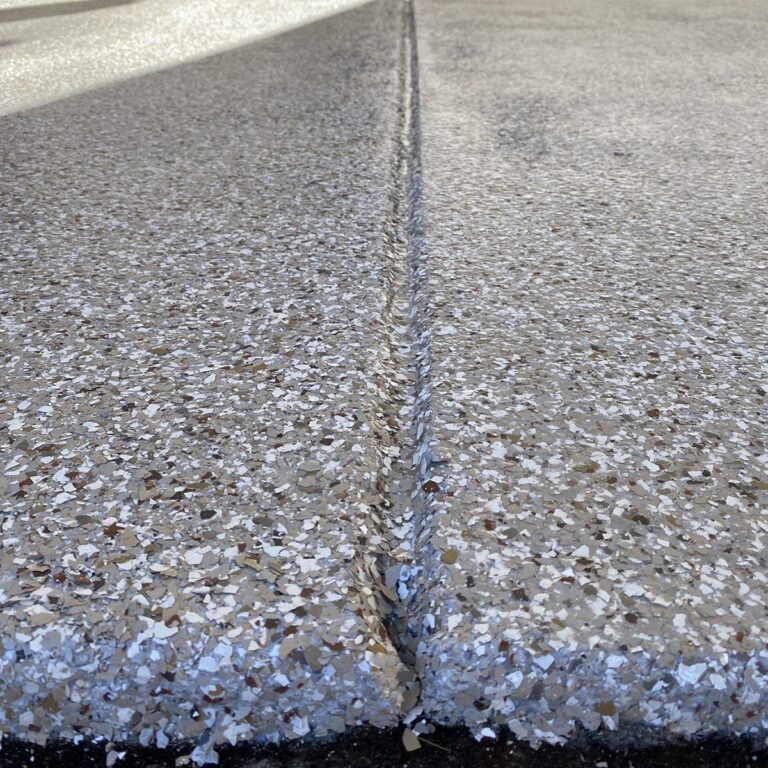 Creekbed-Flake-Color-Closeup Garage Floor Masters Knoxville, TN
