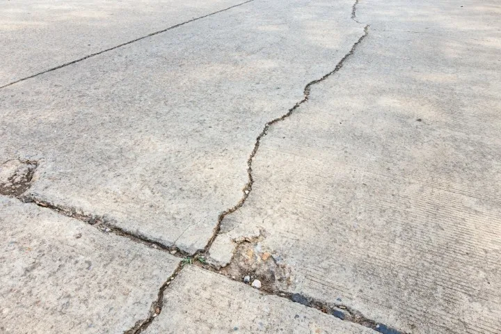 garage floor cracking